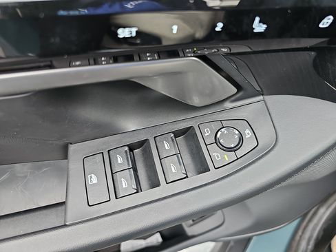 Used 2025 BMW 530i image 28