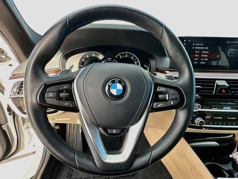 Used 2017 BMW 540i RWD image 11