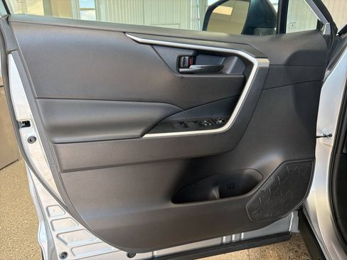 Used 2023 Toyota RAV4 LE AWD/4WD image 23