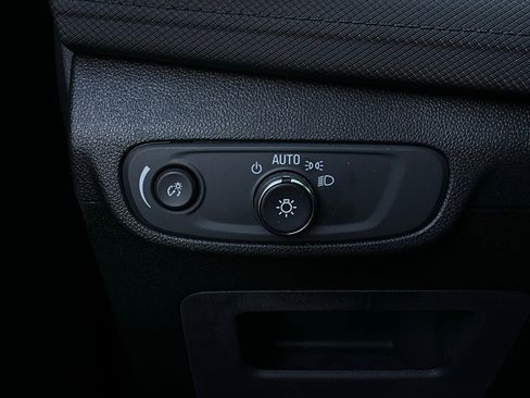 Used 2025 Chevrolet TrailBlazer LT image 19