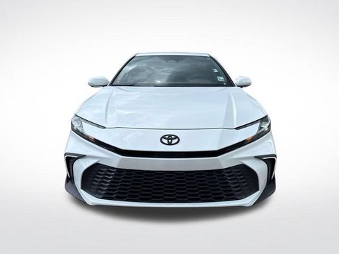 Used 2025 Toyota Camry SE FWD image 2