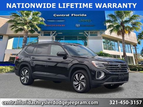 Used 2025 Volkswagen Atlas SE AWD/4WD image 1