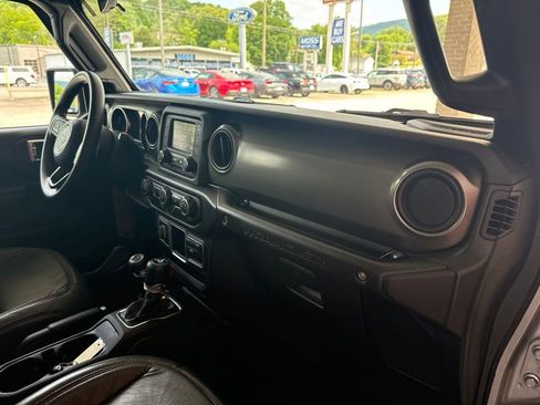 Used 2018 Jeep Wrangler Unlimited Sport AWD/4WD image 19