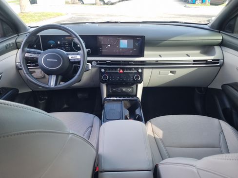 Used 2025 Hyundai Tucson Limited FWD image 18