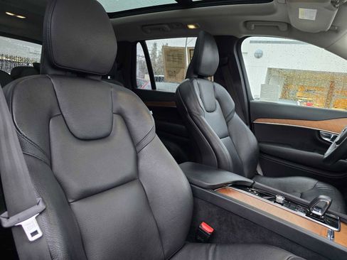 Used 2023 Volvo XC90 T8 Plus w/ Protection Package Premier image 11