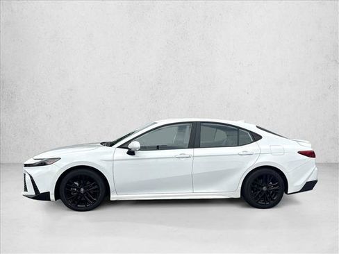 Used 2026 Toyota Camry SE FWD image 8