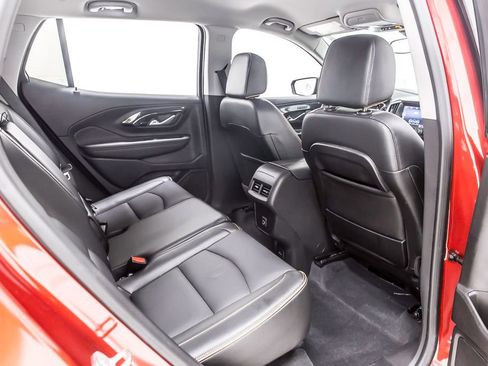 Used 2024 GMC Terrain AT4 w/ Infotainment Package II image 34