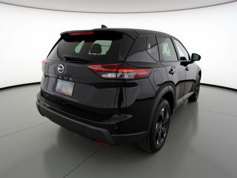 Used 2025 Nissan Rogue SV FWD image 9