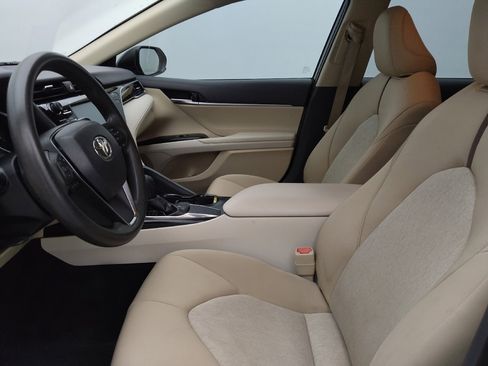 Used 2018 Toyota Camry LE image 17