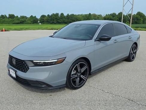 Used 2024 Honda Accord Sport image 3