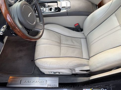 Used 2017 Jaguar XJ R-Sport RWD image 49