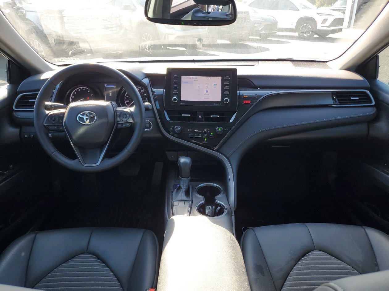 Used 2024 Toyota Camry SE w/ Convenience Package FWD image 11