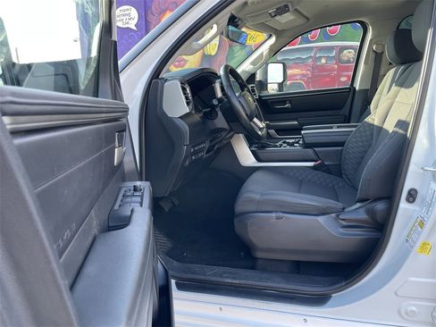 Used 2022 Toyota Tundra SR5 w/ SR5 Convenience Package image 14