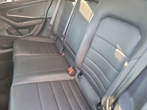 Used 2021 Volkswagen Jetta SE w/ SE Cold Weather Package image 13