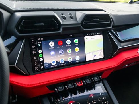 Used 2025 Lamborghini Urus SE AWD/4WD image 27