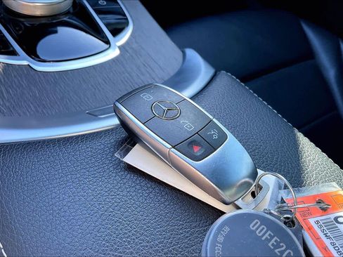Used 2019 Mercedes-Benz C 300 Sedan image 14