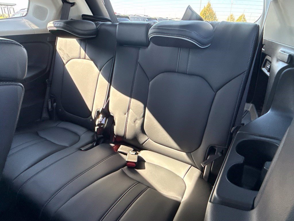 Used 2025 Honda Pilot Elite image 17