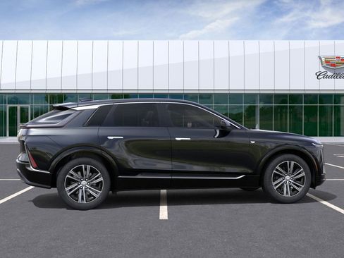 New 2025 Cadillac Lyriq Luxury image 5