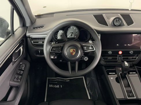 New 2026 Porsche Macan image 20