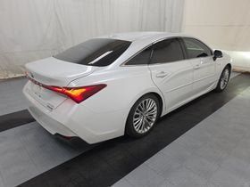 Used 2019 Toyota Avalon Limited w/ Protection Package FWD image 4