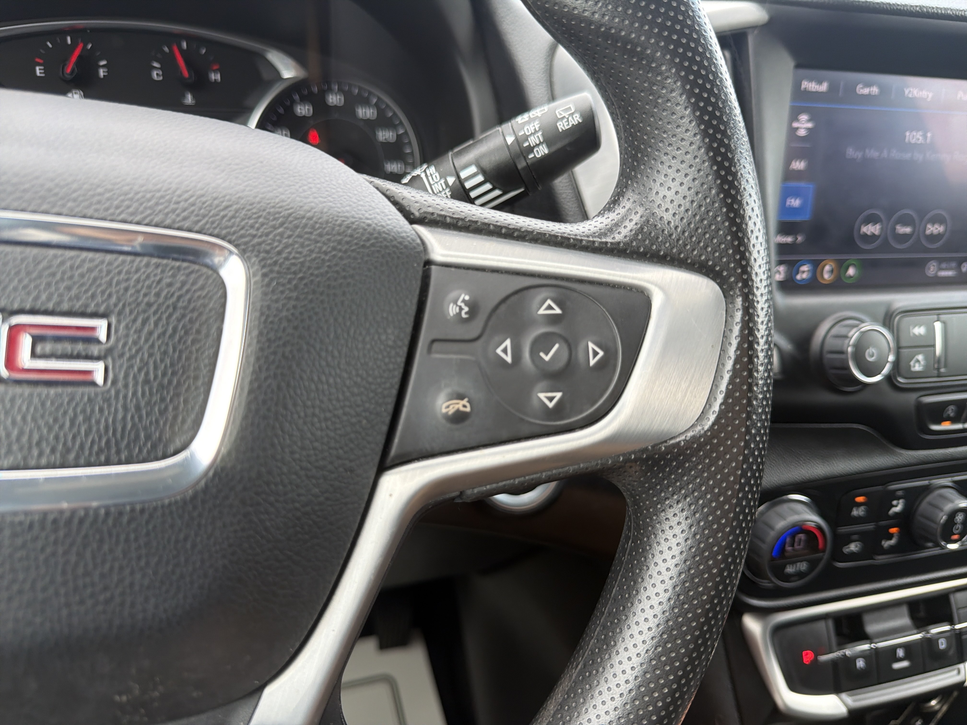 Used 2022 GMC Terrain SLE w/ Driver Convenience Package AWD/4WD image 19