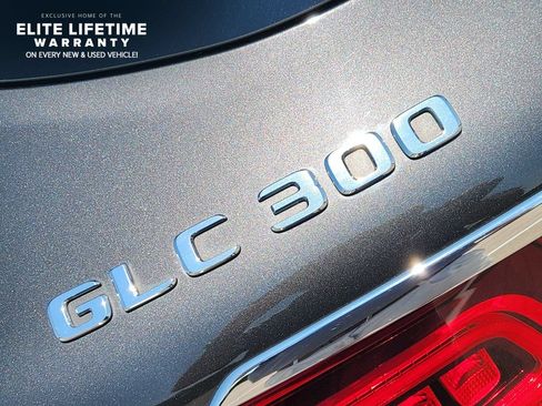 Used 2022 Mercedes-Benz GLC 300 4MATIC image 7