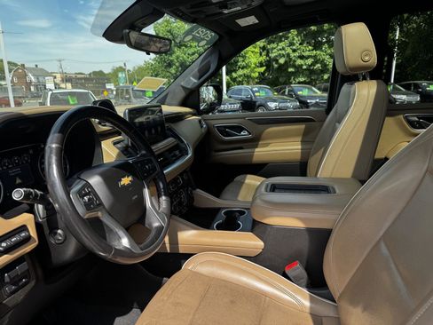 Used 2021 Chevrolet Tahoe Premier w/ Premium Package AWD/4WD image 15
