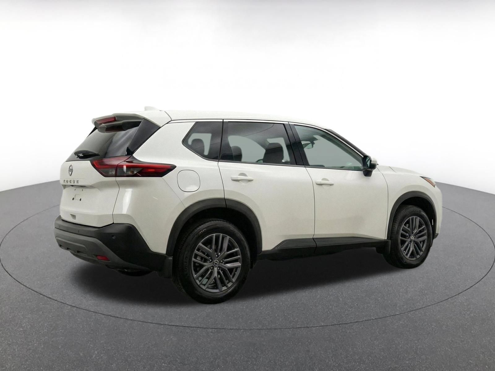 Used 2026 Nissan Rogue SV AWD/4WD image 10
