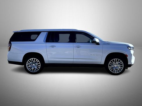 Used 2023 Chevrolet Suburban High Country image 4