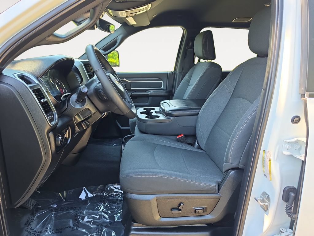 Used 2025 RAM 2500 Big Horn AWD/4WD image 9