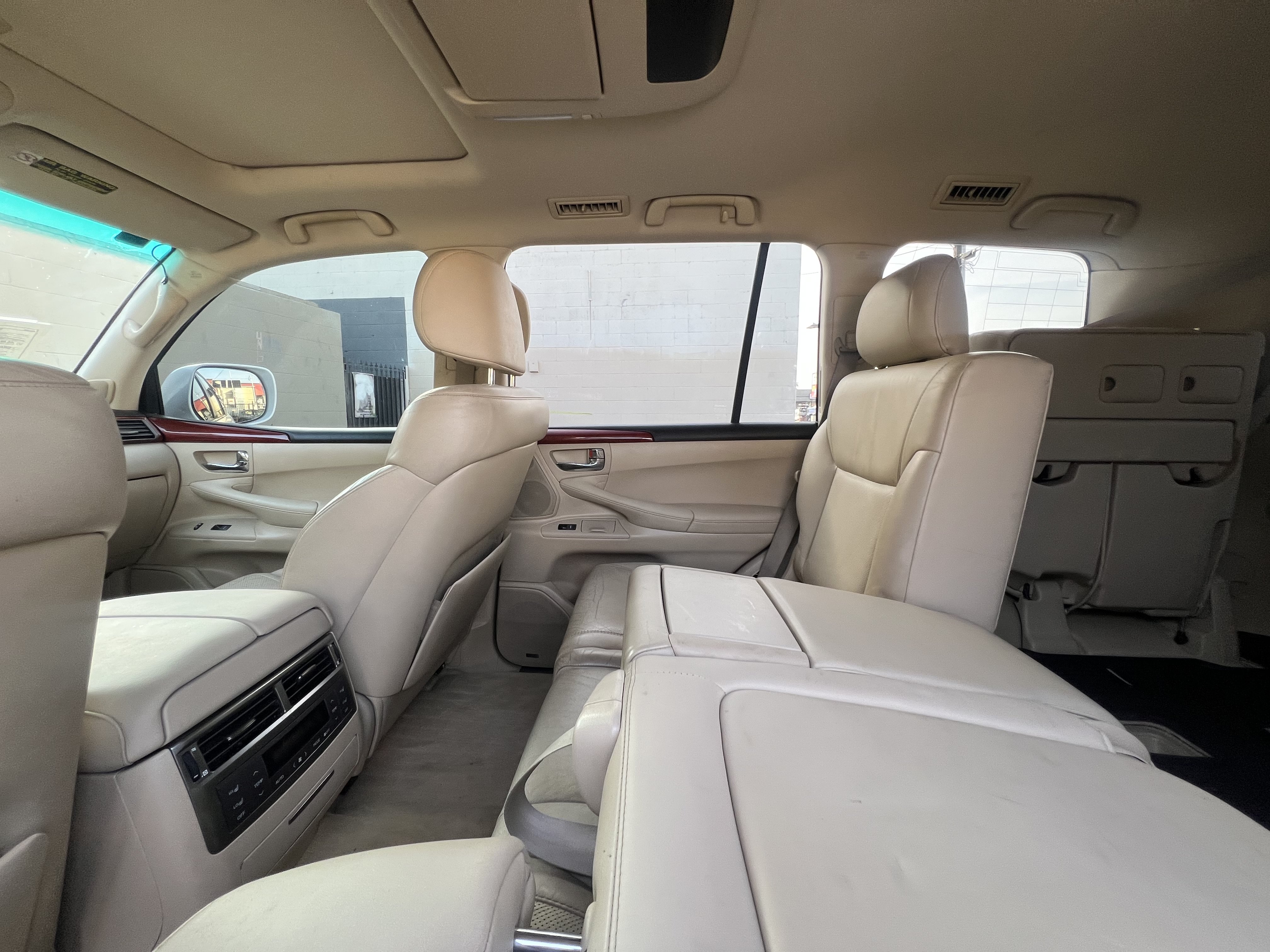 Used 2009 Lexus LX 570 4WD image 27