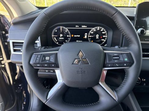 New 2025 Mitsubishi Outlander SE AWD/4WD image 38