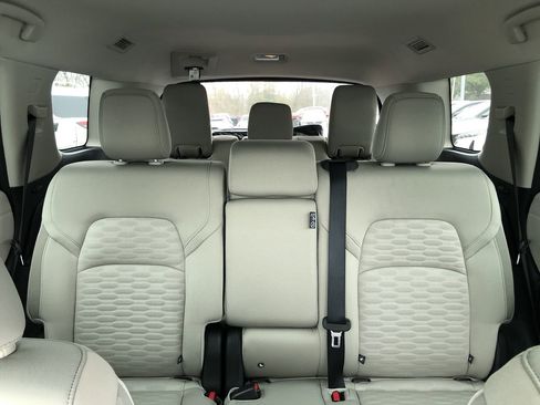 New 2025 Nissan Pathfinder SV image 21