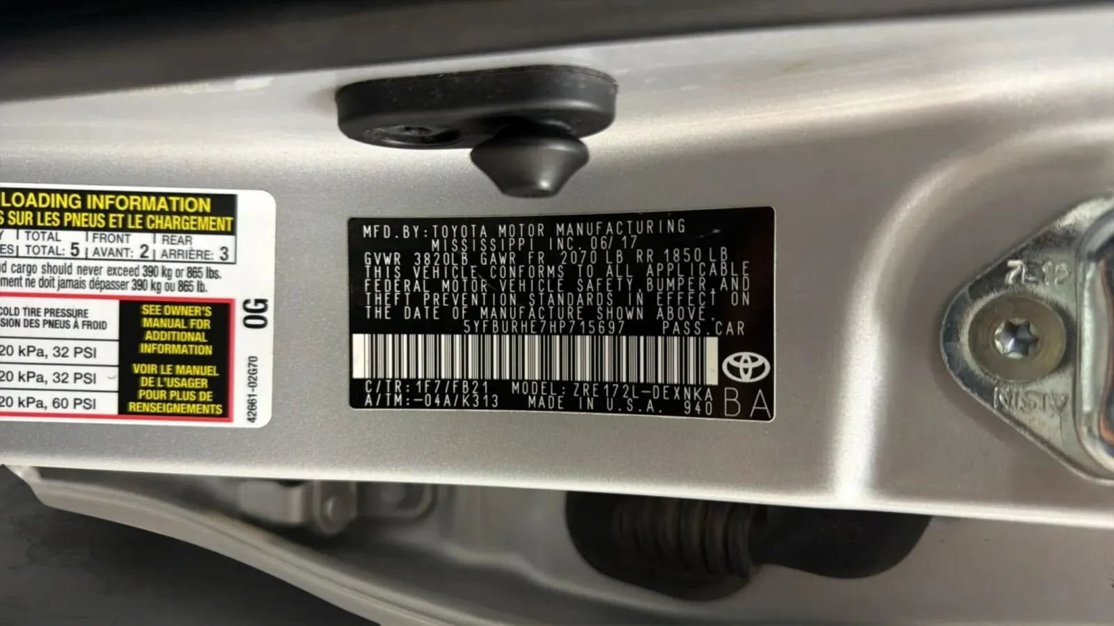 Used 2017 Toyota Corolla LE w/ Carpet Mat Package (TMS) FWD image 29