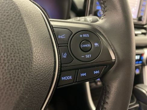 Used 2021 Toyota RAV4 XLE Premium AWD/4WD image 19