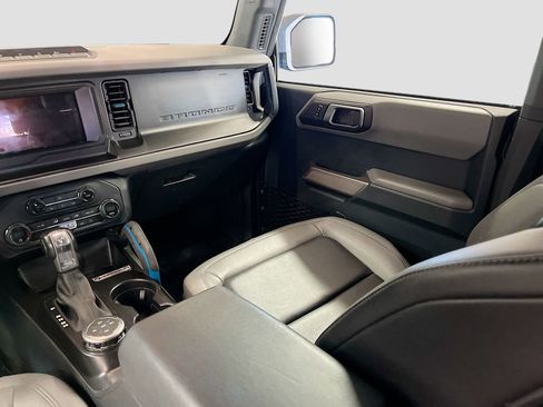 Used 2023 Ford Bronco Black Diamond w/ Sasquatch Package image 23