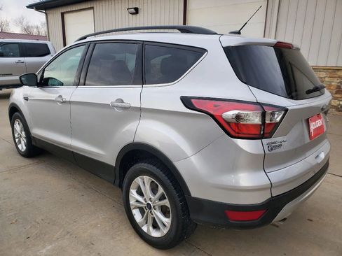 Used 2018 Ford Escape SE image 4