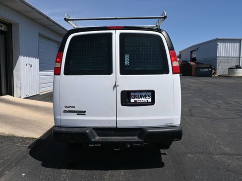 Used 2014 Chevrolet Express 3500 RWD image 5