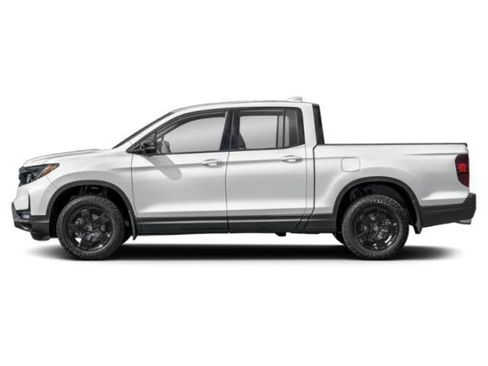 Used 2025 Honda Ridgeline Black Edition image 3