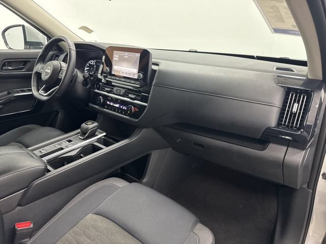 Used 2025 Nissan Pathfinder SV FWD image 28