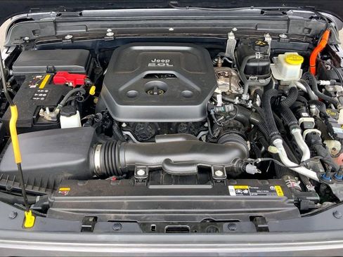 Used 2021 Jeep Wrangler Unlimited Sahara image 9