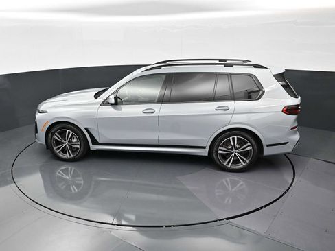 Used 2026 BMW X7 xDrive40i w/ Executive Package image 23