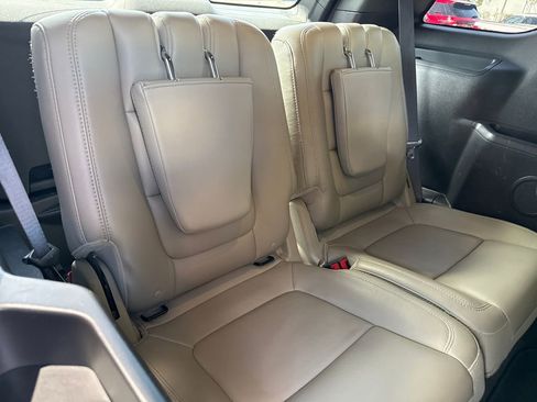 Used 2014 Ford Explorer XLT w/ Equipment Group 202A image 27