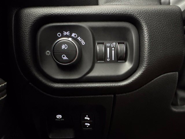 Used 2026 RAM 1500 Laramie w/ Sport Appearance Package AWD/4WD image 20