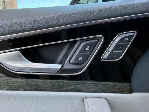 Used 2019 Audi Q7 Premium Plus image 40