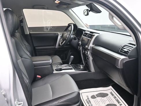 Used 2022 Toyota 4Runner SR5 Premium image 12
