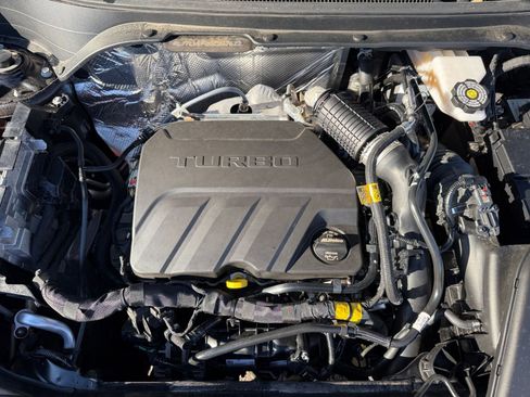 Used 2025 Chevrolet Trax LT w/ LT Convenience Package image 30