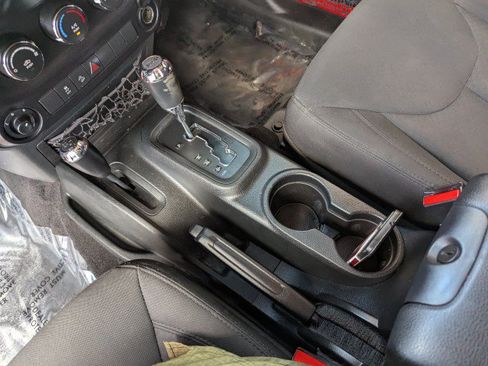 Used 2018 Jeep Wrangler Unlimited Sport S AWD/4WD image 16