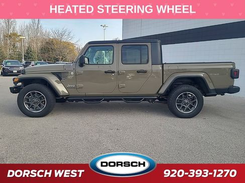 Used 2020 Jeep Gladiator Overland image 3