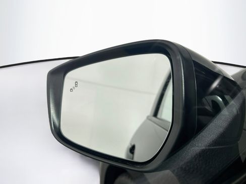 Used 2025 Nissan Versa SV FWD image 16